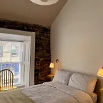 2 Camp Street & Self Catering Bed & Breakfast 3*