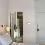 2 Camp Street & Self Catering 3*