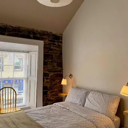 2 Camp Street & Self Catering Bed & Breakfast 2*