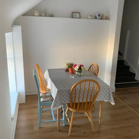 Bed & Breakfast 2 Camp Street & Self Catering