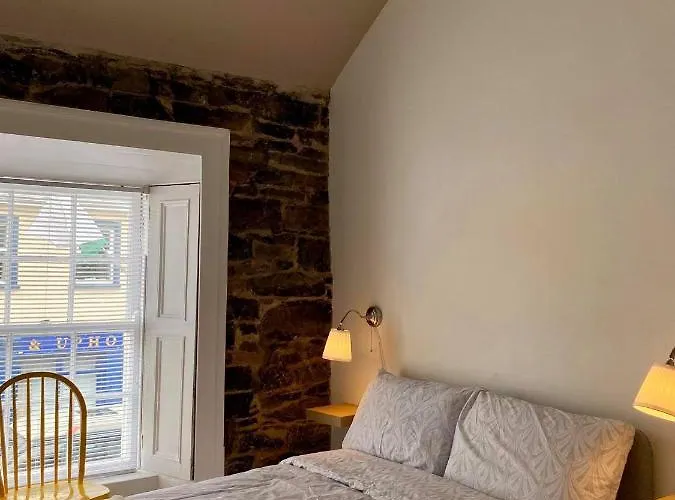 2 Camp Street & Self Catering Bed and Breakfast 3*