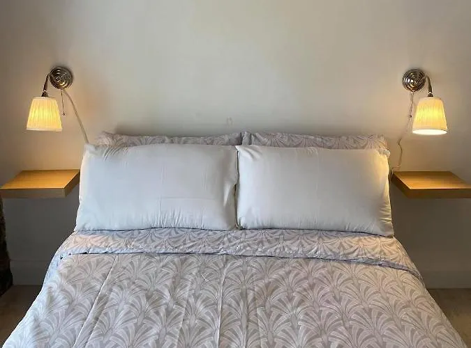 Bed and Breakfast 2 Camp Street & Self Catering Oughterard